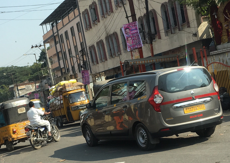 Illustration for article titled Cars from my trip to India over a year ago *pic heavy* (Part I)